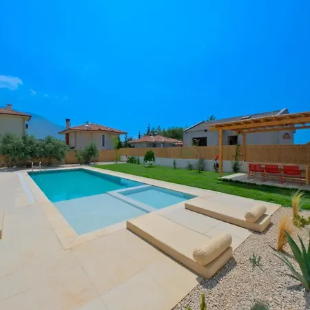 Villa Neo With 2 Private Pools, Bbq, Jacuzzi And Sauna *